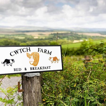 Cwtch Farm Bed & Breakfast Ystalyfera Zewnętrze zdjęcie
