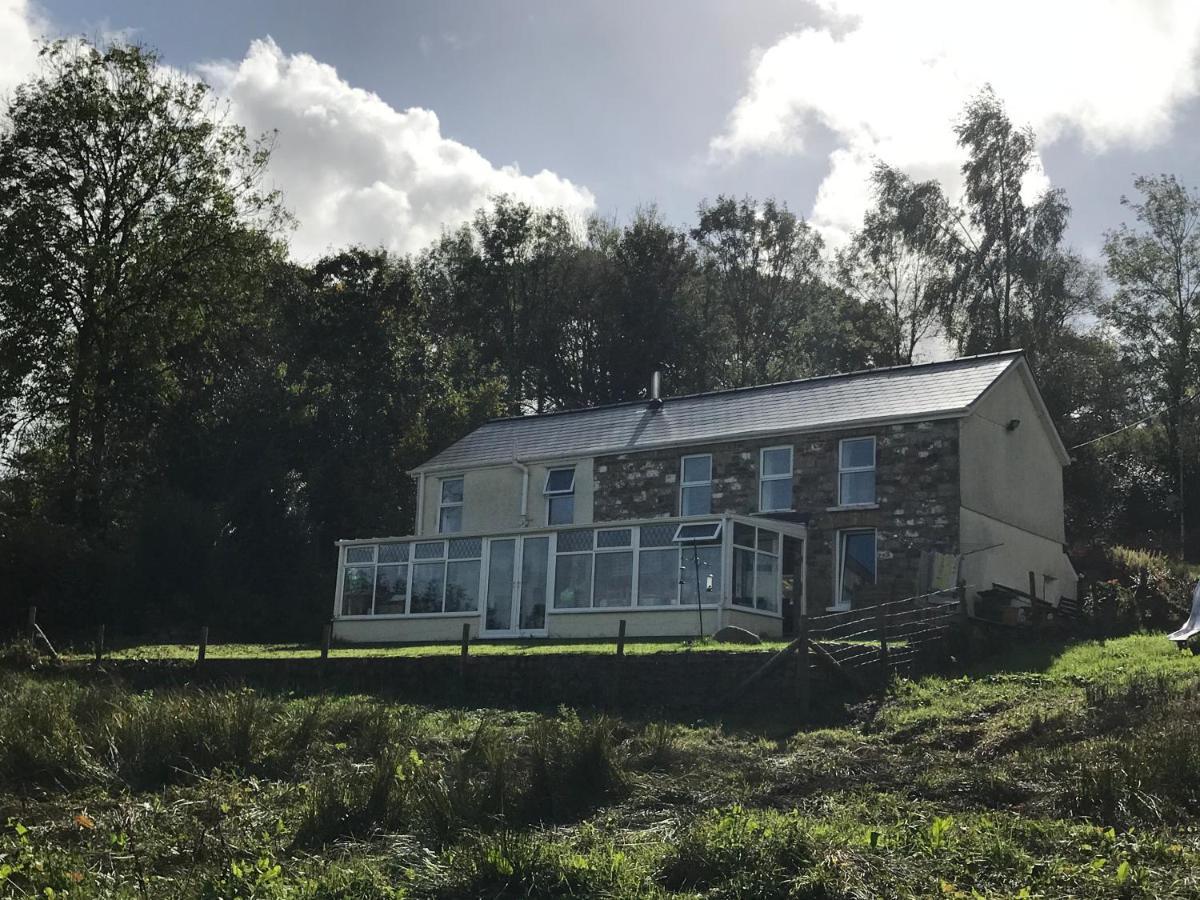 Cwtch Farm Bed & Breakfast Ystalyfera Zewnętrze zdjęcie