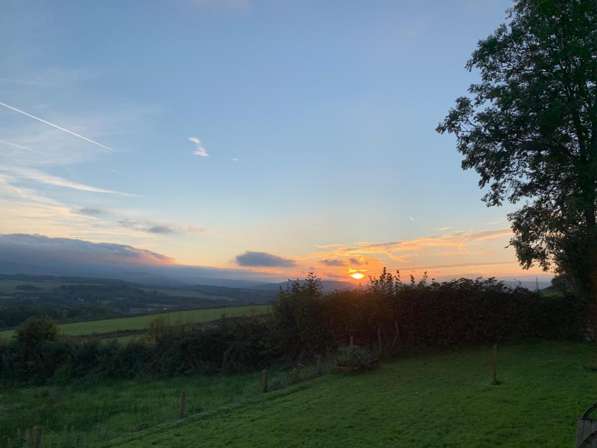 Cwtch Farm Bed & Breakfast Ystalyfera Zewnętrze zdjęcie