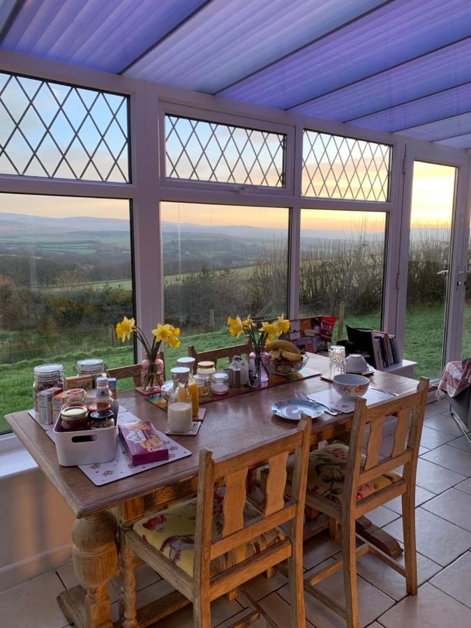 Cwtch Farm Bed & Breakfast Ystalyfera Zewnętrze zdjęcie