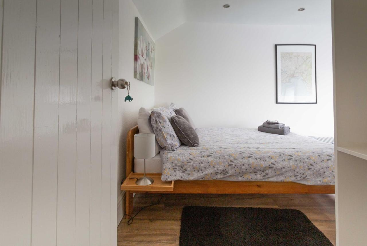 Cwtch Farm Bed & Breakfast Ystalyfera Zewnętrze zdjęcie