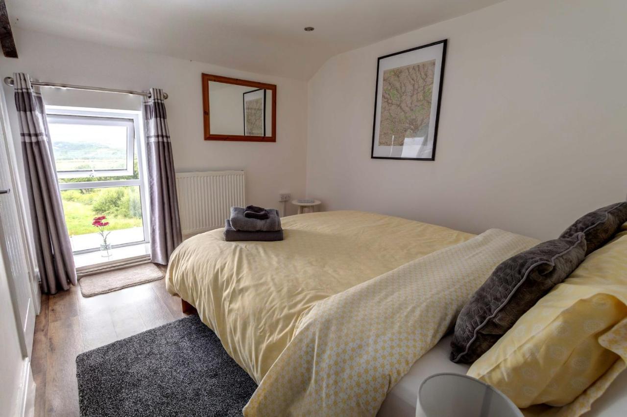 Cwtch Farm Bed & Breakfast Ystalyfera Zewnętrze zdjęcie