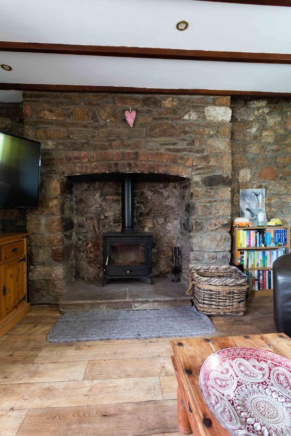 Cwtch Farm Bed & Breakfast Ystalyfera Zewnętrze zdjęcie
