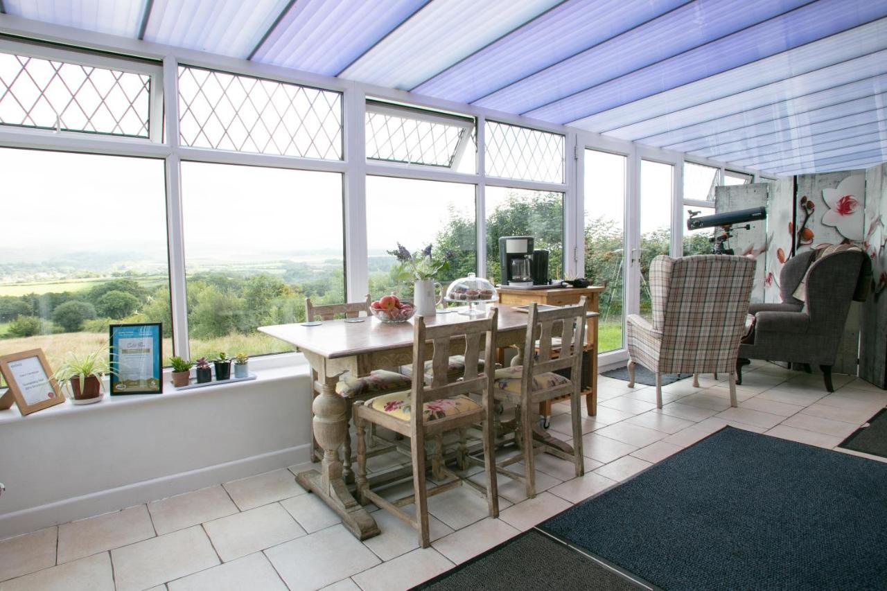 Cwtch Farm Bed & Breakfast Ystalyfera Zewnętrze zdjęcie